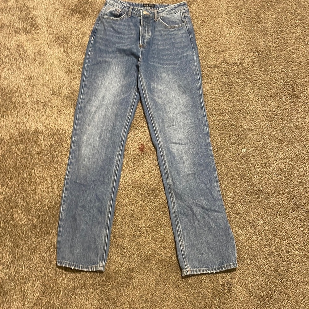 I’m selling these boyfriend jeans because they can’t fit no more I lost weight